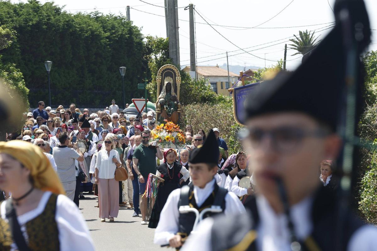 La procesión de la Virgen de La Providencia en Gijón, en imágenes