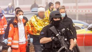 Almenys tres ferits en un apunyalament en un tren a Alemanya