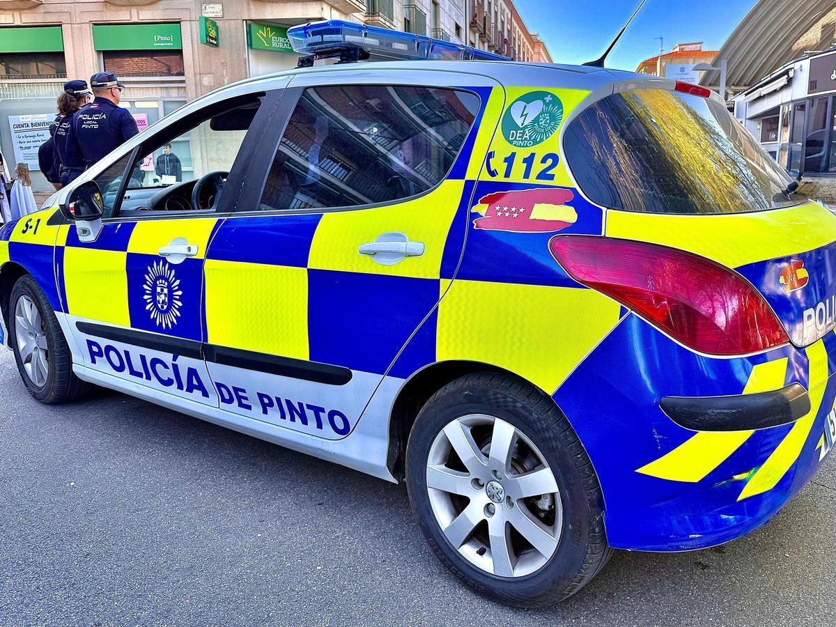 Vehículo de la Policía Local de Pinto.