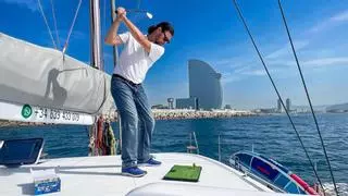 Golf en alta mar: esta es la única bola del mundo con comida para peces