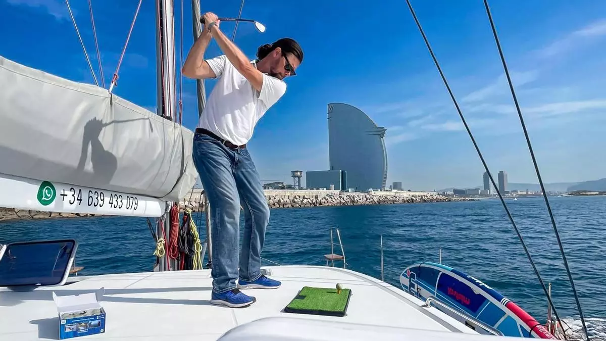 Golf en alta mar: esta es la única bola del mundo con comida para peces