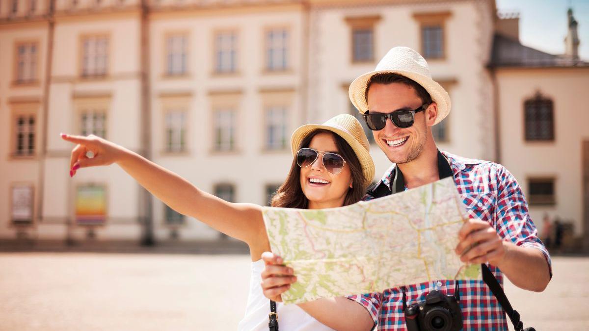 Consultar rutas, mapas o reservas durante el viaje sin pagar roaming.