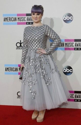 Entertainer Kelly Osbourne arrives at the 41st American Music Awards in Los Angeles