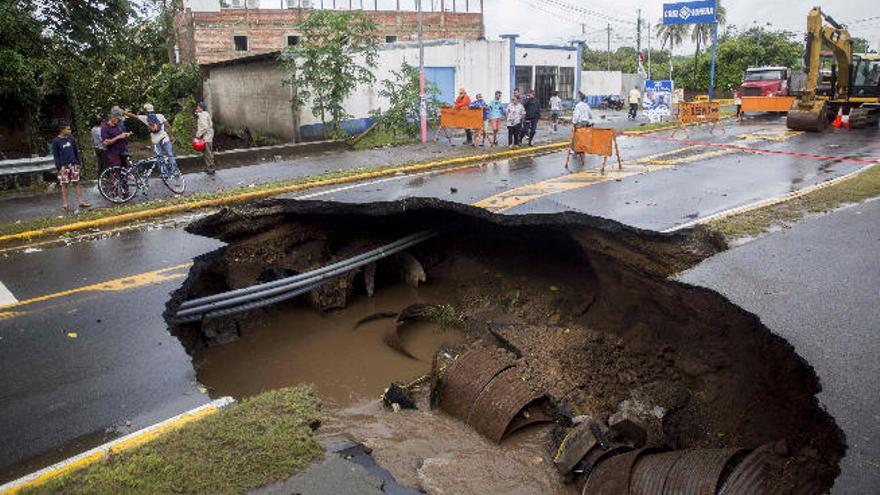 La tormenta Nate entra fuerte en México