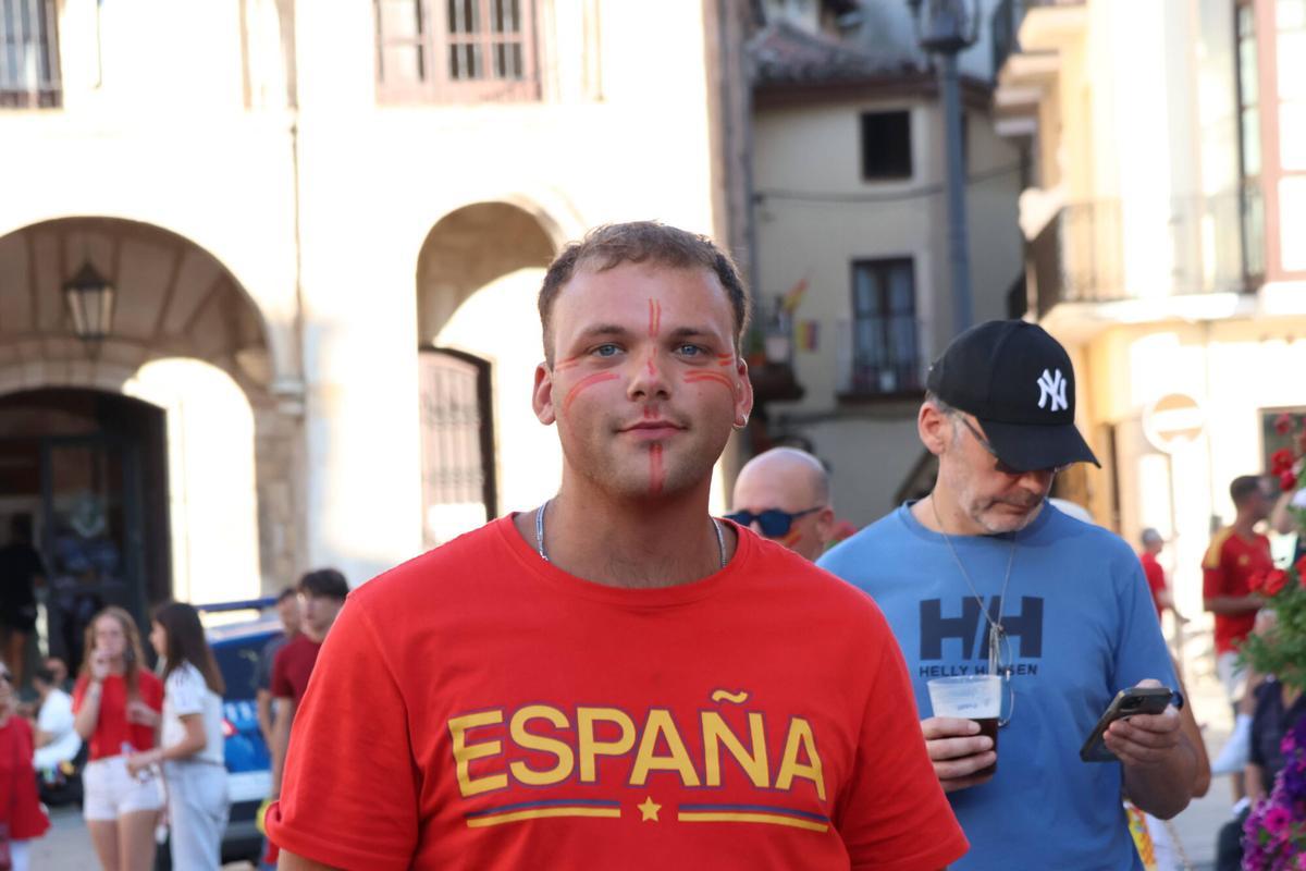 Final del Mundial de fútbol - Aficionados de la selección española ven la final en la Plaza Mayor