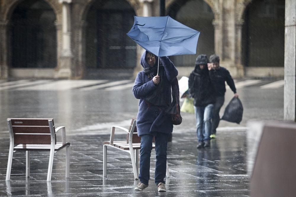 Lluvia y viento para despedir el año en Asturias