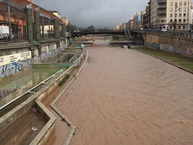 La capital de la Costa del Sol amanece bajo las nubes y con una previsión de lluvias intensas que se quedarán hasta la próxima semana