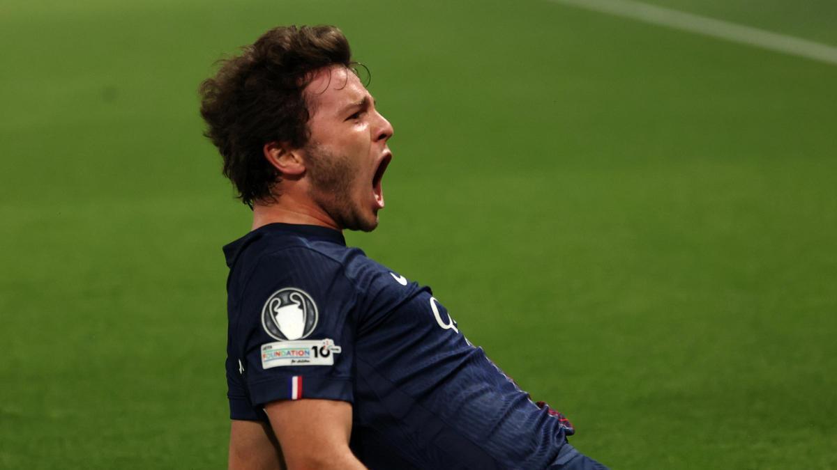 PARIS (France), 28/04/2026.- Joao Neves of PSG celebrates scoring the 2-1 goal during the UEFA Champions League semi-final match between Paris Saint-Germain and Bayern Munich in Paris, France 28 April 2026. (Liga de Campeones, Francia) EFE/EPA/MOHAMMED BADRA