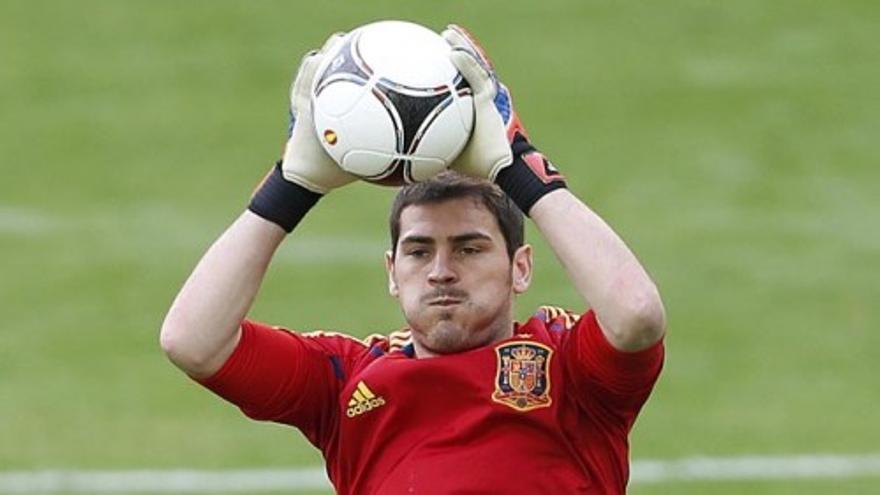 Último entrenamiento de La Roja antes del debut frente a Italia