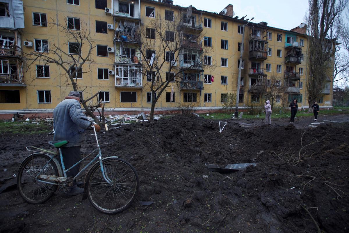 Nueve muertos y más de 20 heridos tras un bombardeo ruso en Sloviansk, en Donetsk.