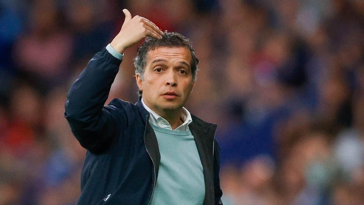Castro, en la banda técnica del Ciutat de València.