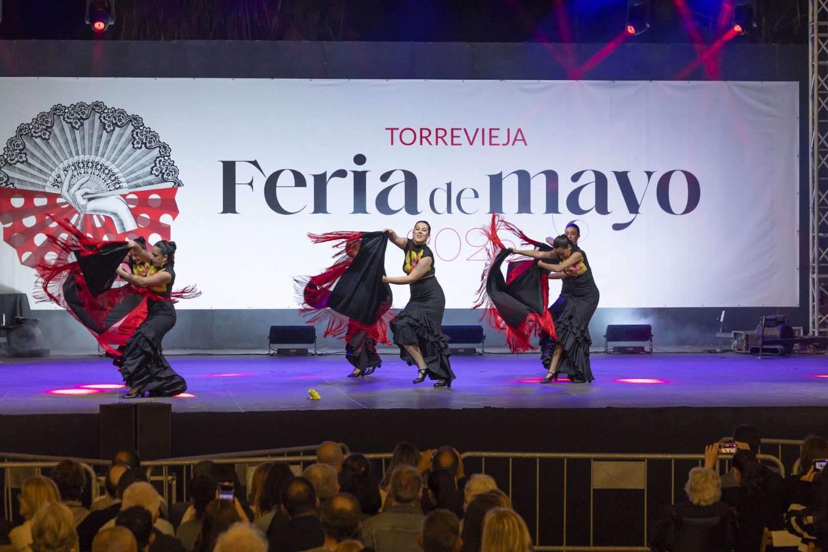 Por sevillanas en la Feria de Mayo de Torrevieja 2025