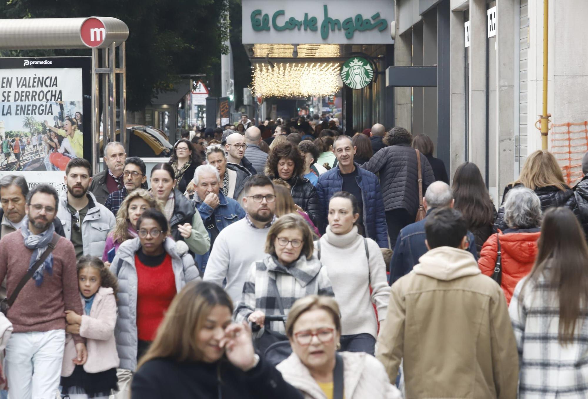 El centro lleno por las compras prenavideñas y el puente de diciembre