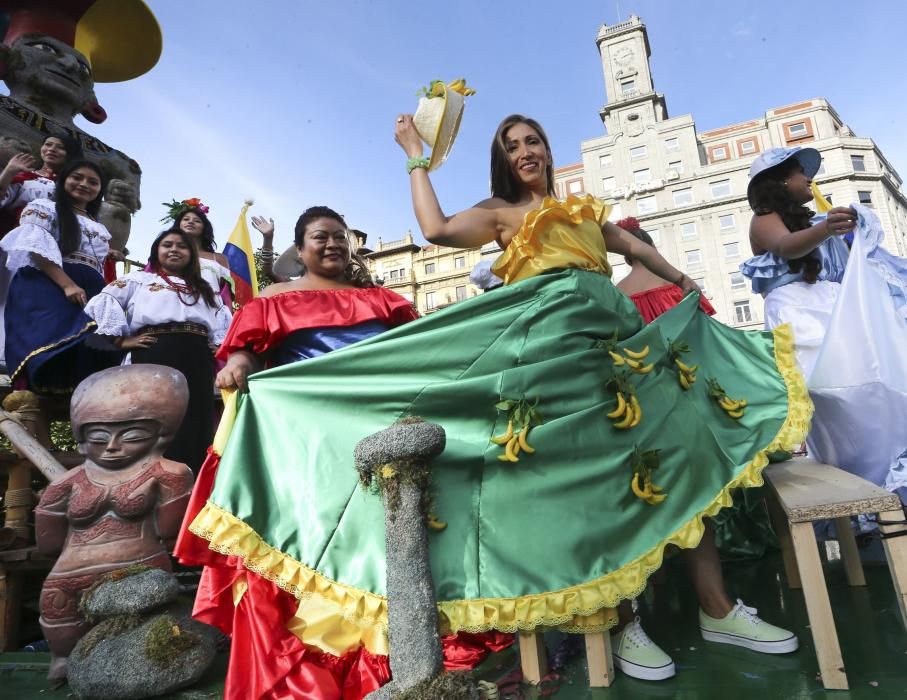 Desfile del Día de América en Asturias dentro de las fiestas de San Mateo de Oviedo