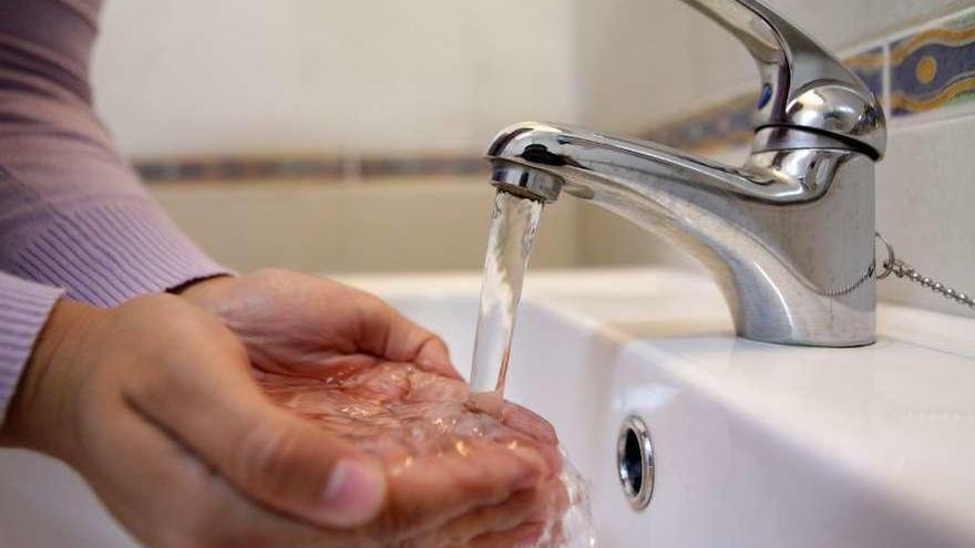 El agua llegará tratada a unos 200 hogares de Nigoi y Tabeirós. // Bernabé/Luismy