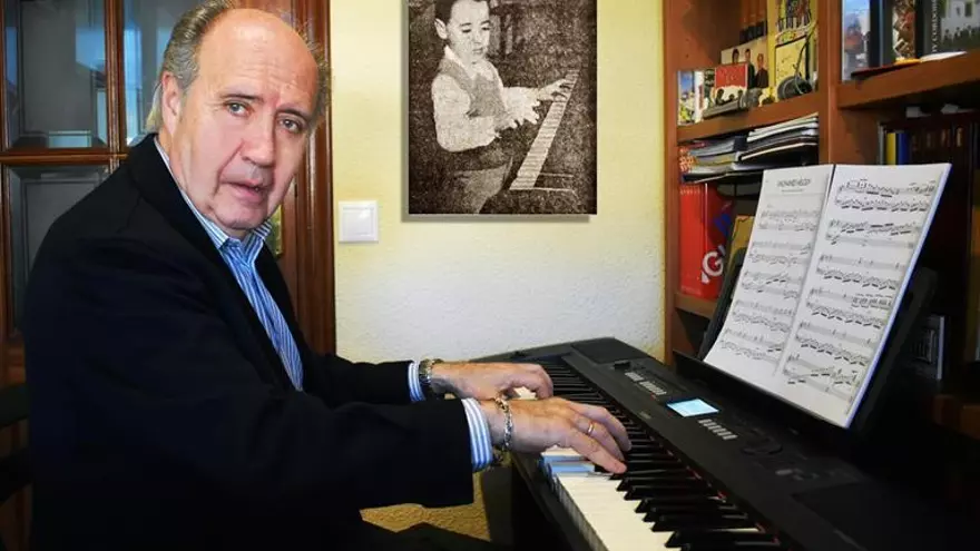 Felipe Muñoz: "Como no alcanzaba, mi padre me puso un cajón y tocaba de pie"