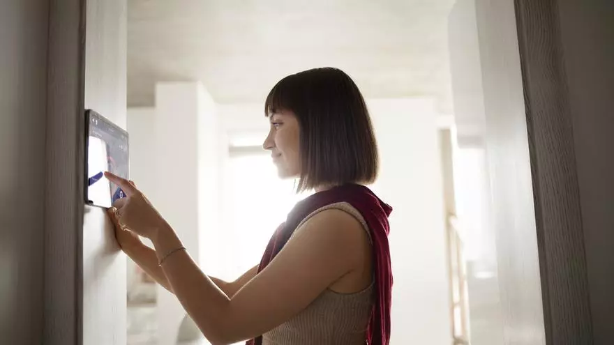 Protege más tu hogar y a los tuyos con esta mirilla digital con pantalla táctil de más de cuatro pulgadas
