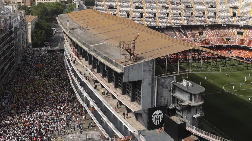 La derrota en Anoeta impulsa el vaciado de Mestalla ante el Girona
