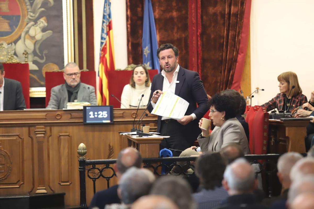 Intervención del concejal del PP Pablo Ruz en la sesión extraordinaria.