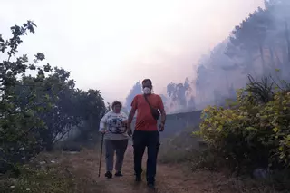 Un nuevo incendio en Ponteceso obliga a desalojar Corme Aldea