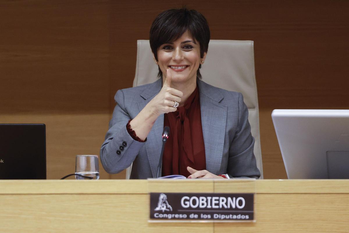 Isabel Rodríguez, ministra de Vivienda, durante su comparecencia en el Congreso de los Diputados