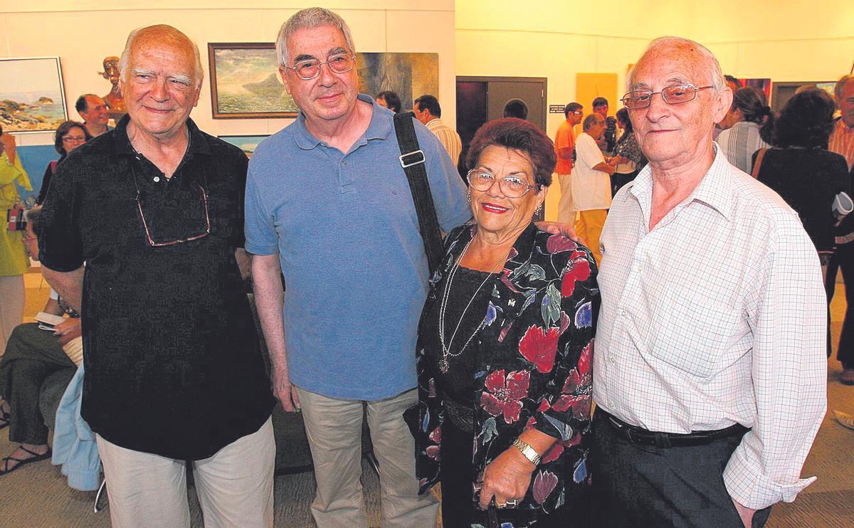 Catalina y Pepe en el Club Diario, con Rafael Azcona y Antoni Isasi, en 2006.