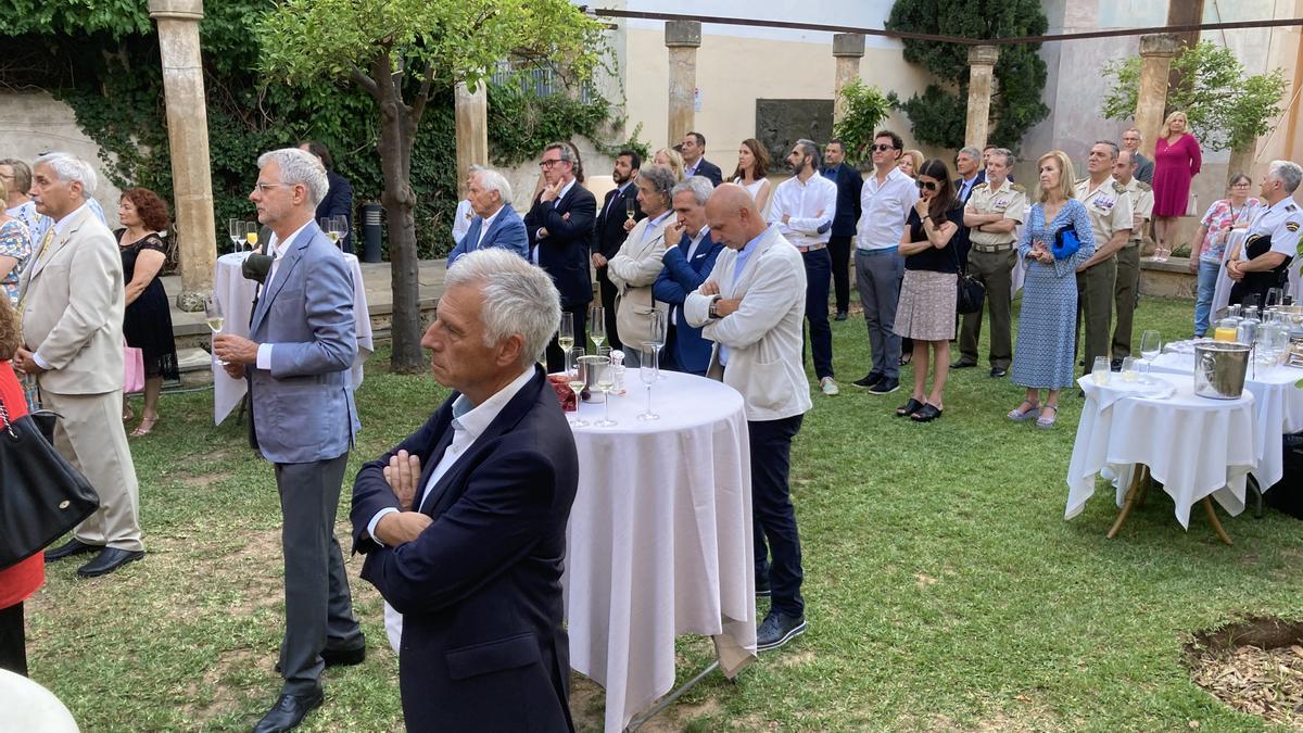 Zu dem Empfang zur Ernennung der Honorakonsulin kamen Vertreter der Schweizer Community auf Mallorca, der mallorquinischen Behörden sowie des konsularischen Corps.