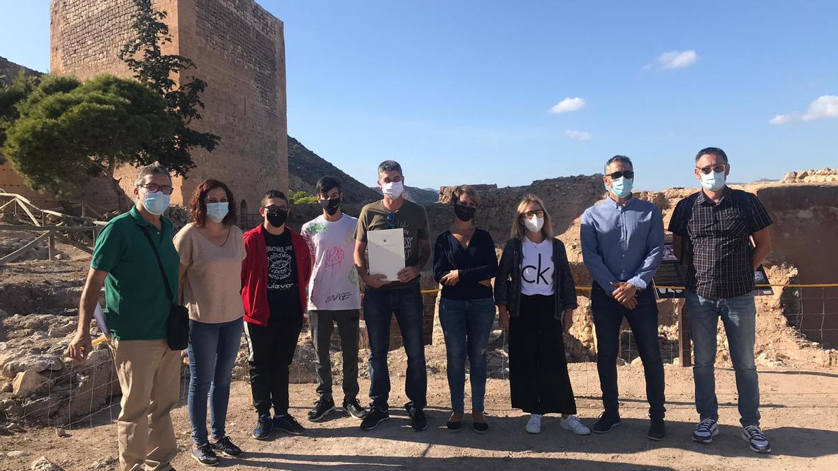 El reconocimiento del Ayuntamiento de Novelda al instituto La Mola.