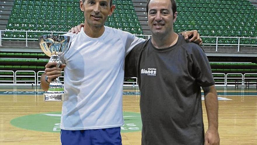 Francisco Javier Martínez, de nuevo campeón y con récord del concurso de triples en Cáceres