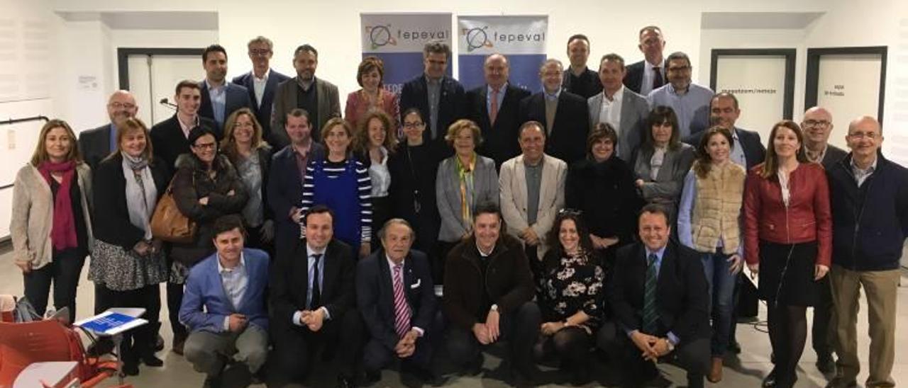 Representantes de áreas empresariales que asistieron ayer a la Asamblea General de Fepeval.