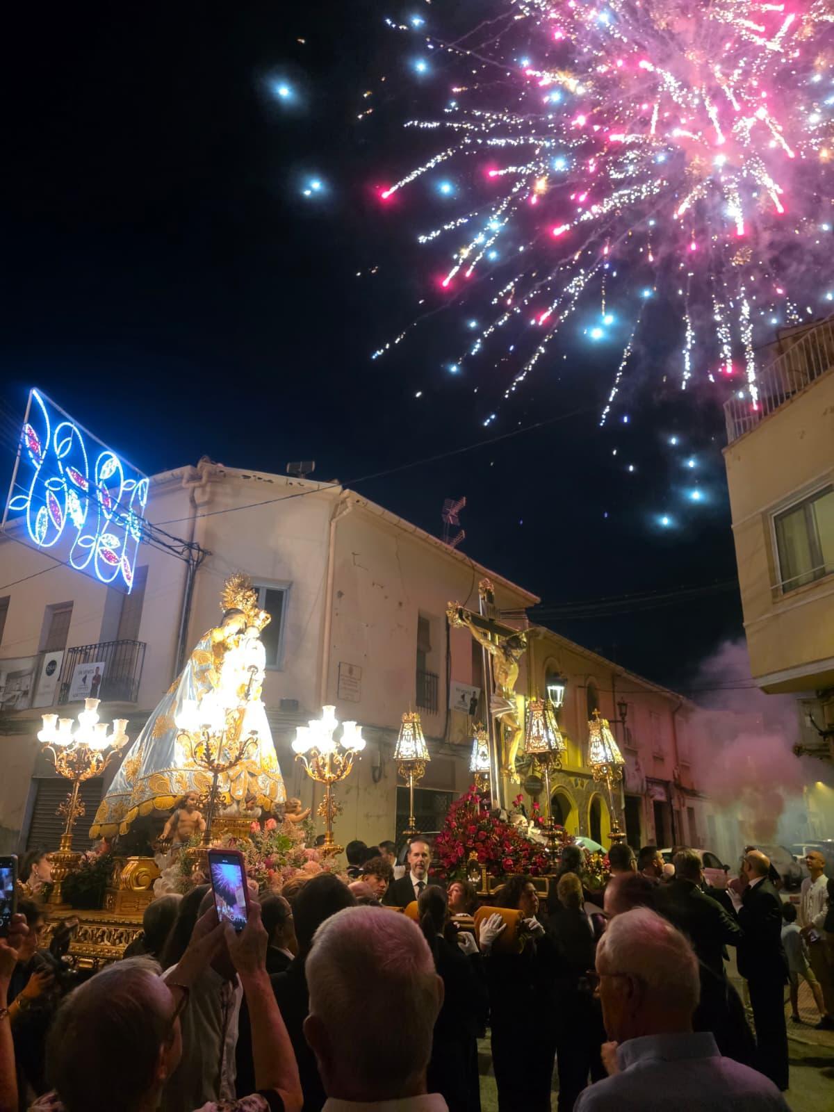 Emotivo cierre de las Fiestas Mayores de Elda con la procesión