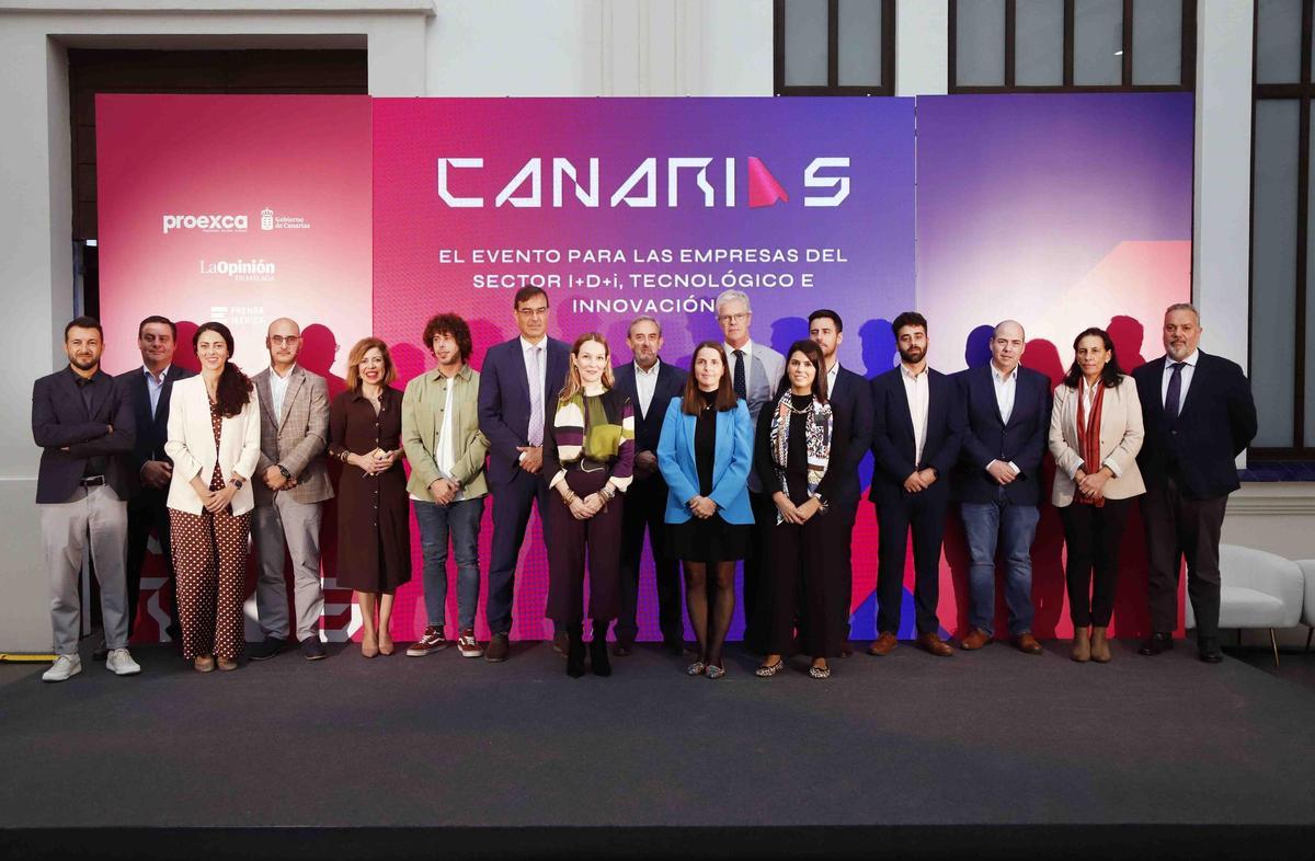 Miembros de Proexca, de La Opinión de Málaga, Prensa Ibérica e intervinientes en la jornada  posaron al final de la misma