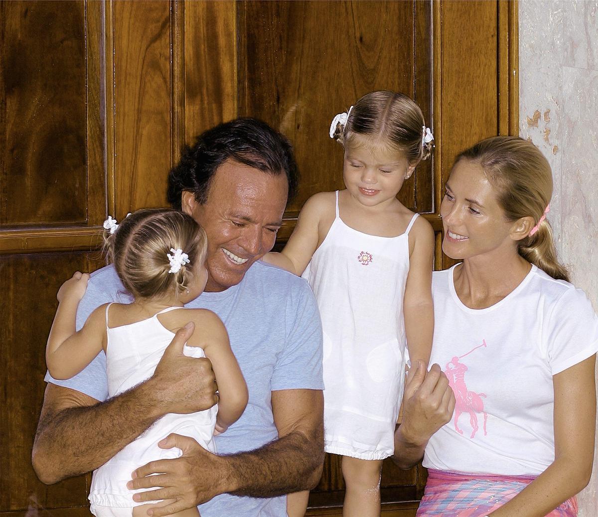 Julio Iglesias y sus hijos