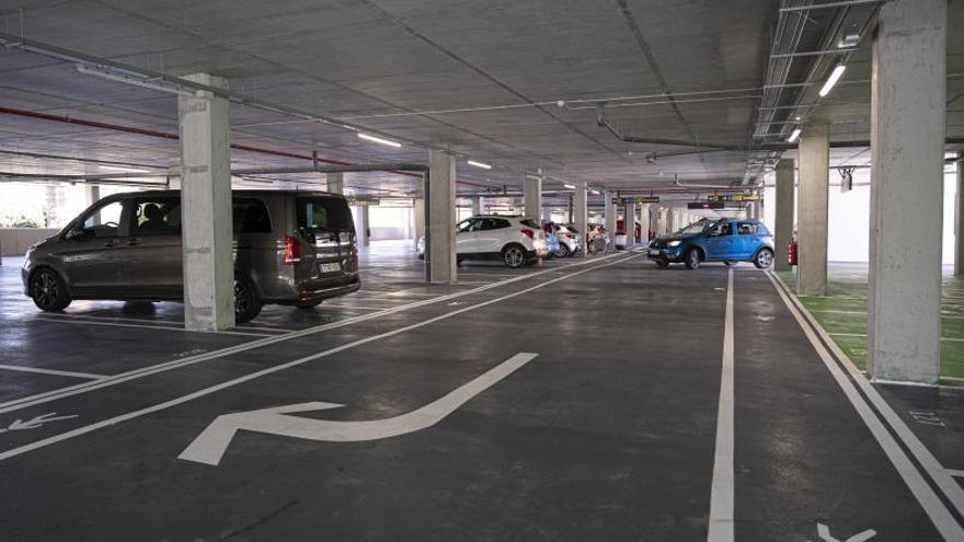 El aeropuerto abre la planta baja del nuevo edificio de aparcamientos 