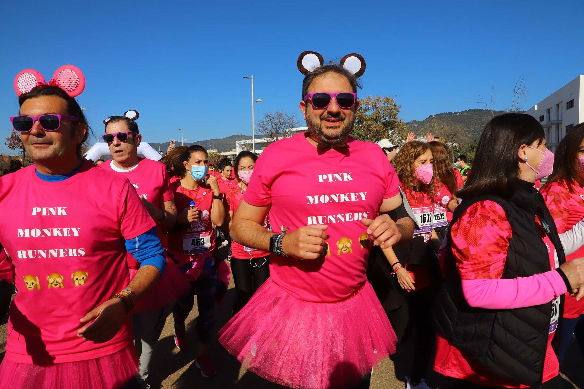 'Pink Running': más de 2.000 corredoras tiñen de rosa las calles de Córdoba