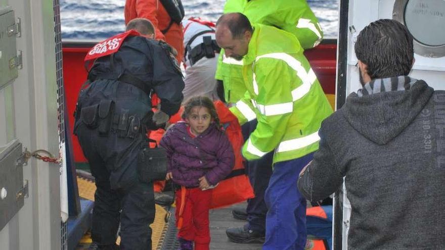 Un oceanográfico vigués evita otro &quot;Lampedusa&quot;