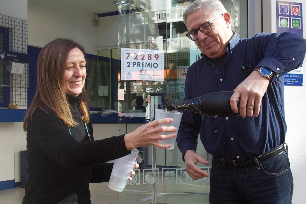 La administración de Loterías La Manchega de Alicante vende parte del segundo premio del sorteo de El Niño
