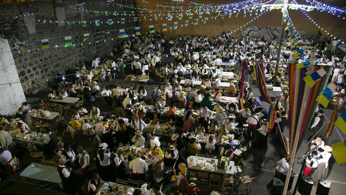 Baile de Magos celebrado en Santa Cruz antes de la pandemia.