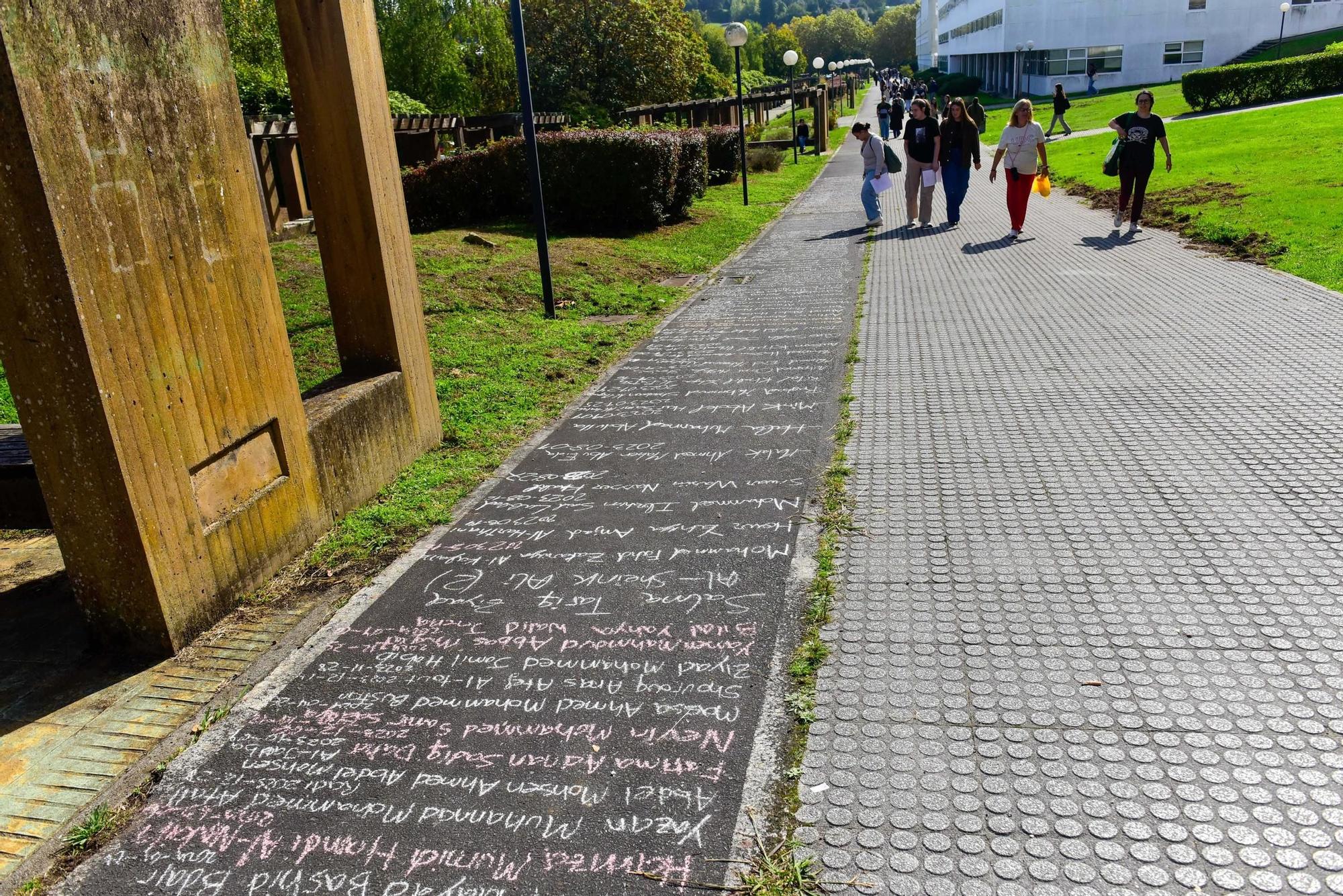 Mural colectivo por Palestina en el campus de Elviña