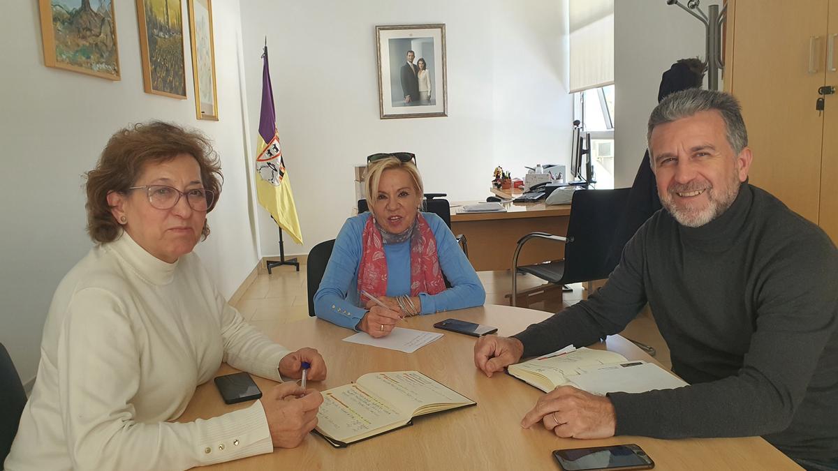 María Sierra Luque, Magdalena Luque y Francisco Ángel Sánchez.