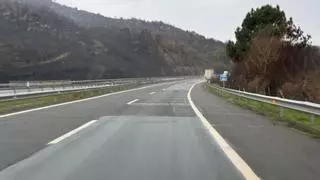 La rehabilitación de la A-52 en un tramo de 38 kilómetros en el sureste de Ourense pretende ampliar su vida útil