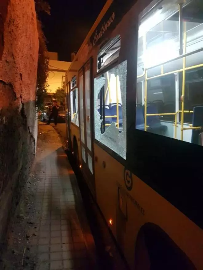 Aparatoso accidente de una guagua en Pedro Hidalgo