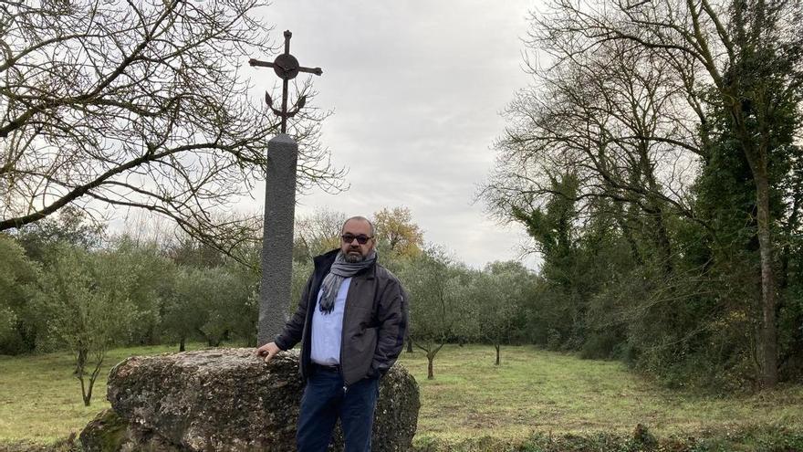 La creu de terme llueix  de nou a Cistella després de la seva restauració