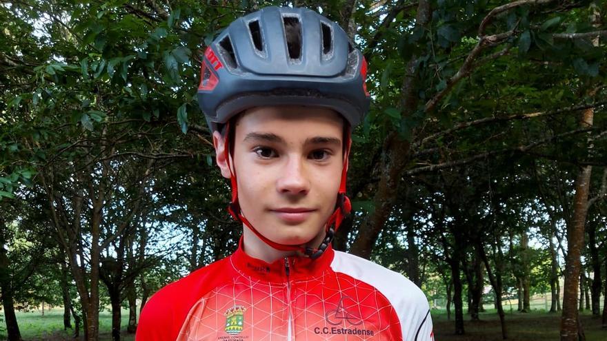 Arón Lorenzo compite con Galicia en el Nacional Escolar de ciclismo