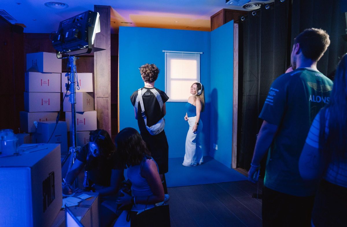 Espacio diseñado en la tienda de Universal para que los fans recreen en 'Cuarto azul' de Aitana.
