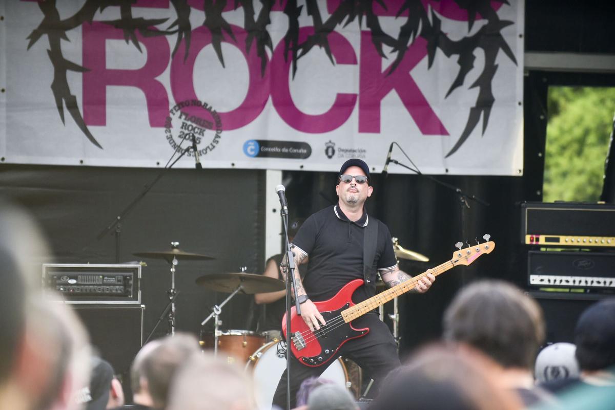 El festival gratuito del Barrio de las Flores llega a su décimo aniversario con miles de personas coreando himnos del rock and roll.