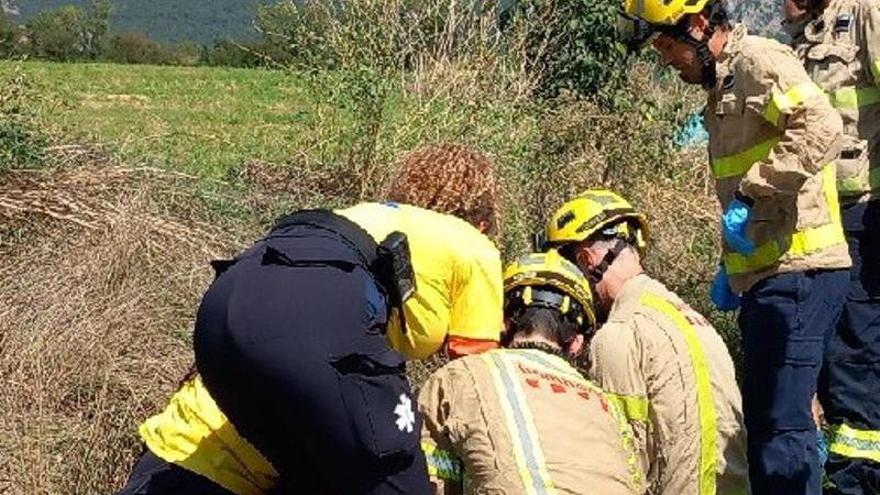 Un instructor de parapent resulta ferit menys greu en un mal aterratge a la zona de vol cal Foubes, a Avià