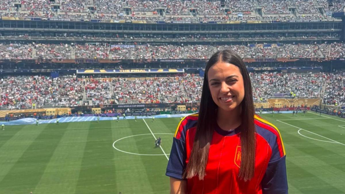 Marta López, en el MetLife Stadium de Nueva York poco antes de que comenzase la final del Mundial entre España y Argentina.