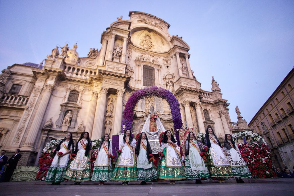 Ofrenda de flores a la Virgen de la Fuensanta en Murcia