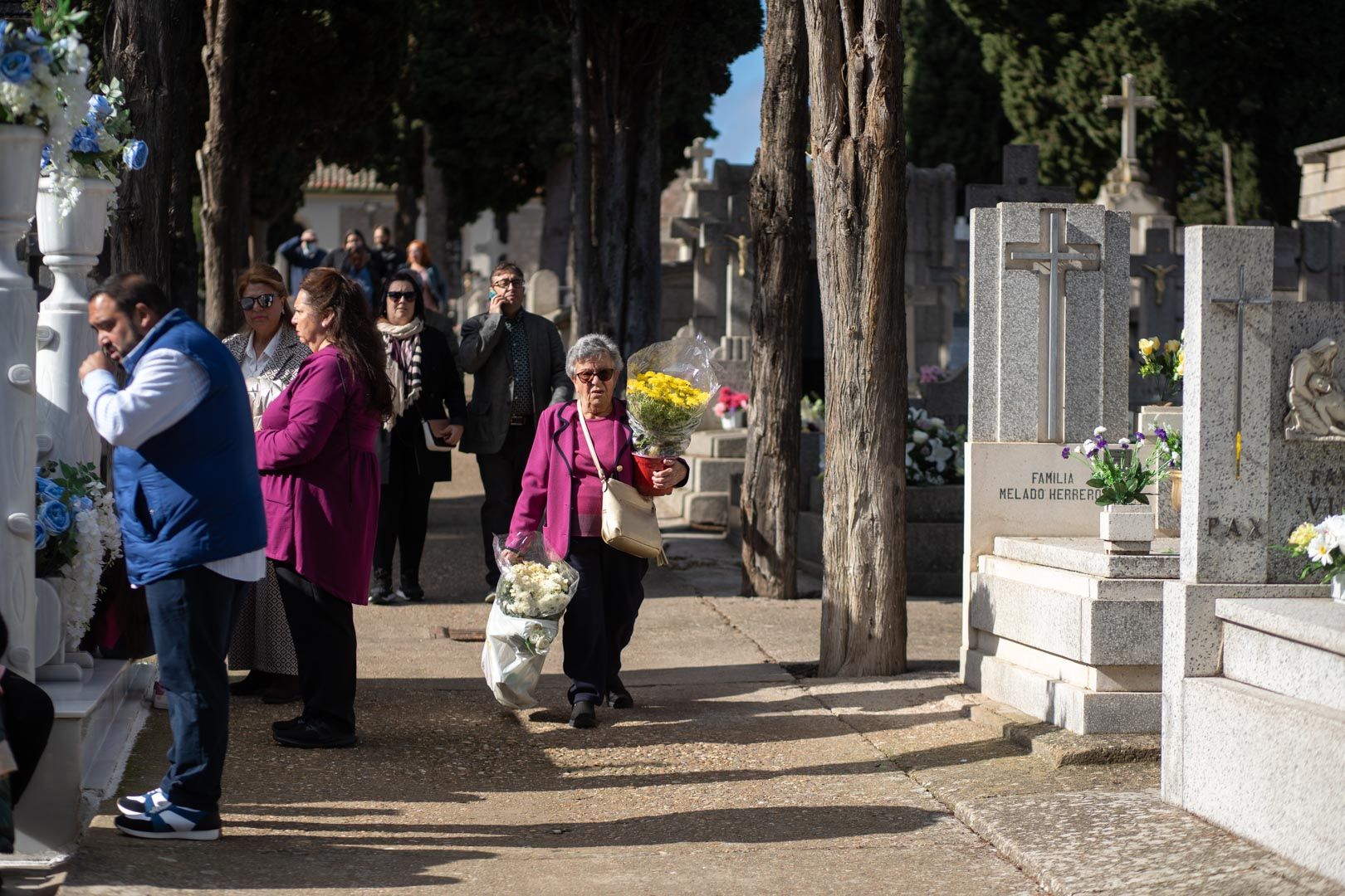 GALERÍA | La imágenes del Día de Todos los Santos en el cementerio de Zamora